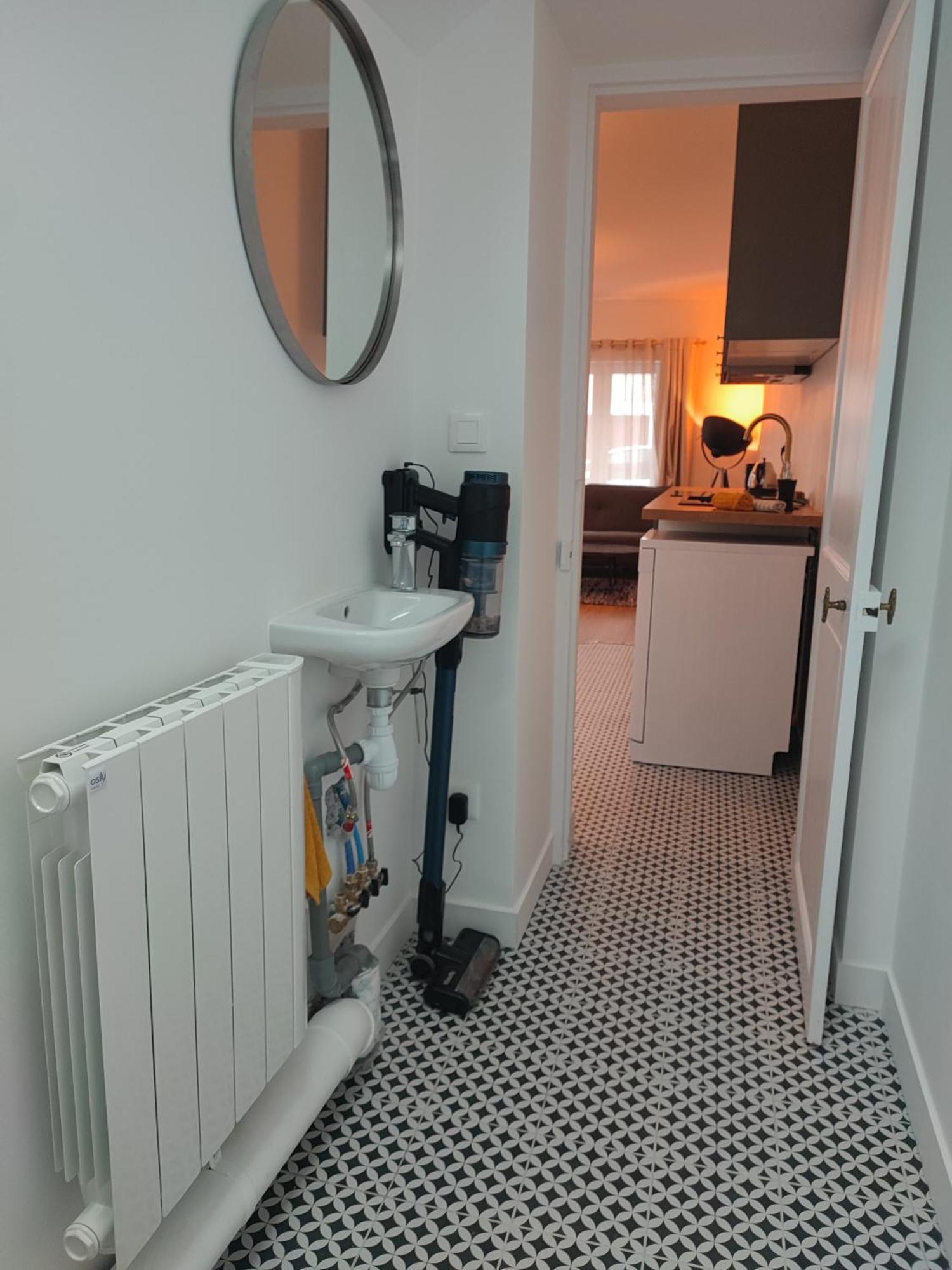 Beau Quartier Et Central, Maison Spacieuse Avec Cour, 3 Chambres, 3 Salles De Bains A 10 Min A Pied De La Gare Orléans Esterno foto